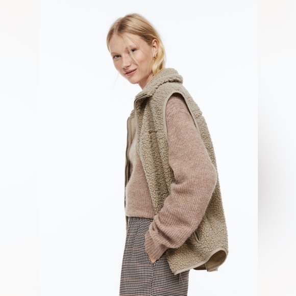 H&M teddy vest - Picture 2 of 10